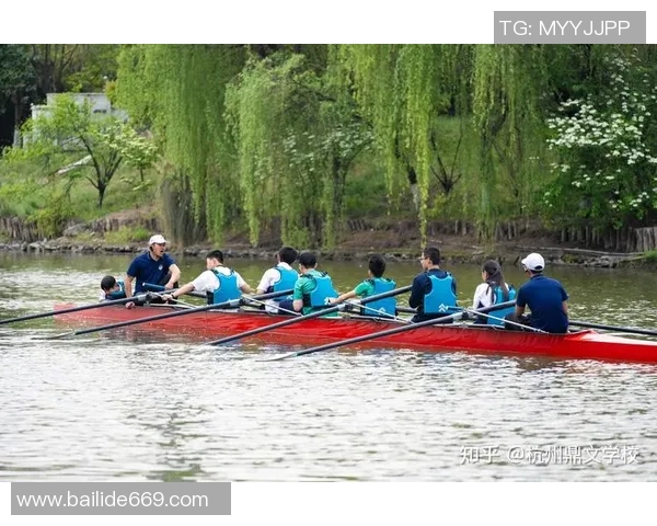 杭州足球队运营分析：成功经验与失误教训的深度剖析